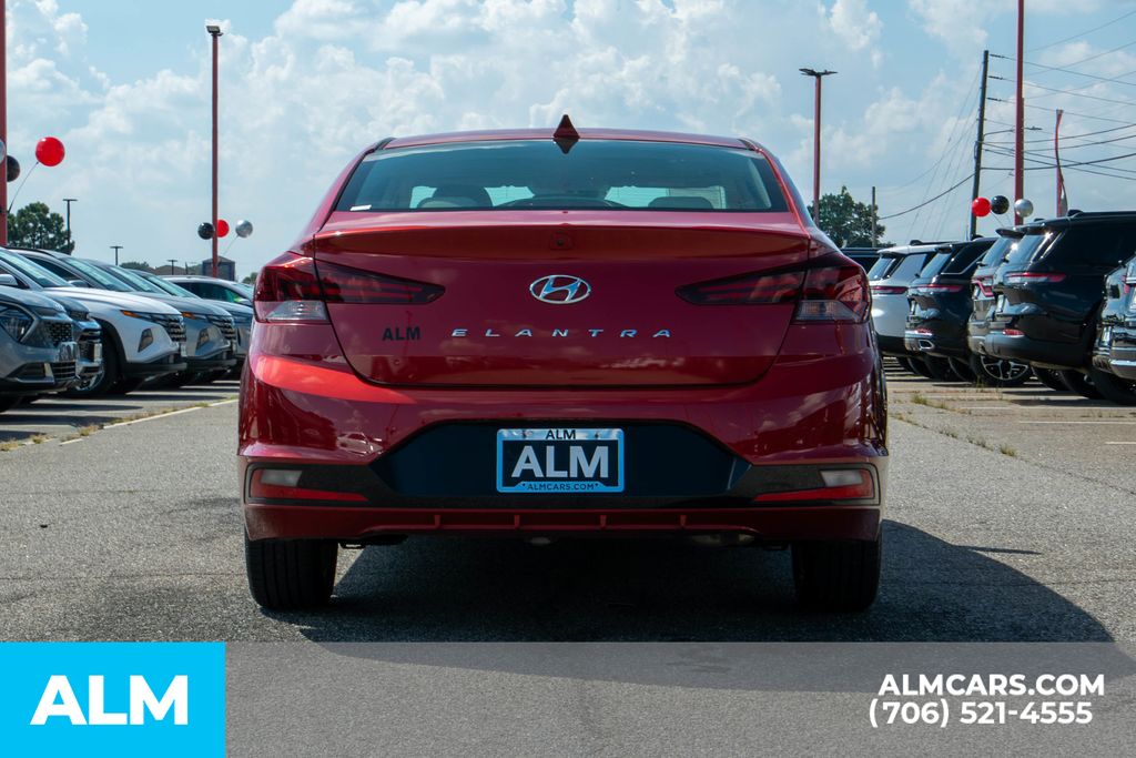 2020 Hyundai Elantra Value Edition photo 2