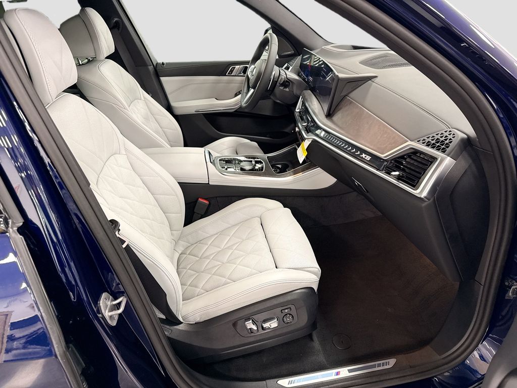 Thumbnail: 2026 BMW X5 - 19