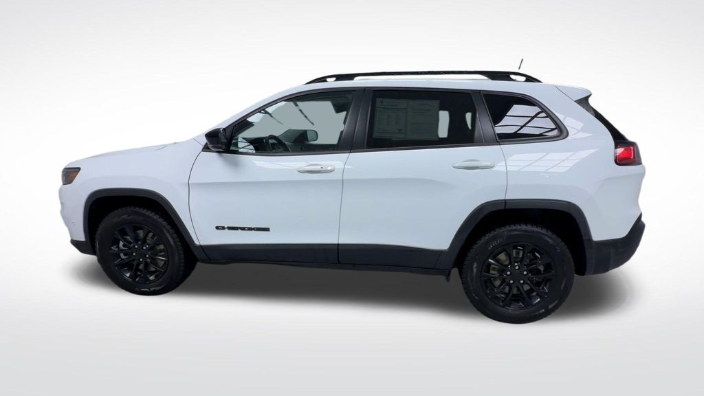 Used 2023 Jeep Cherokee SUV