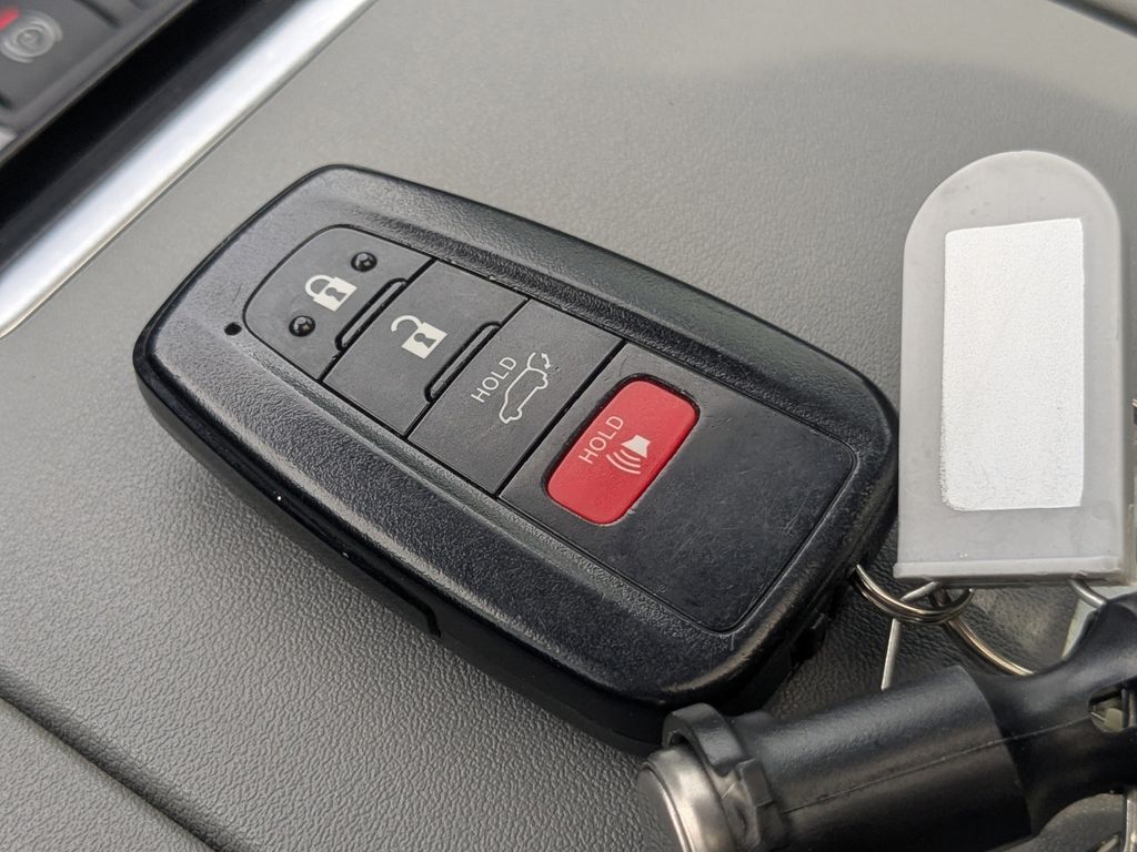 2023 Toyota Highlander Hybrid Platinum