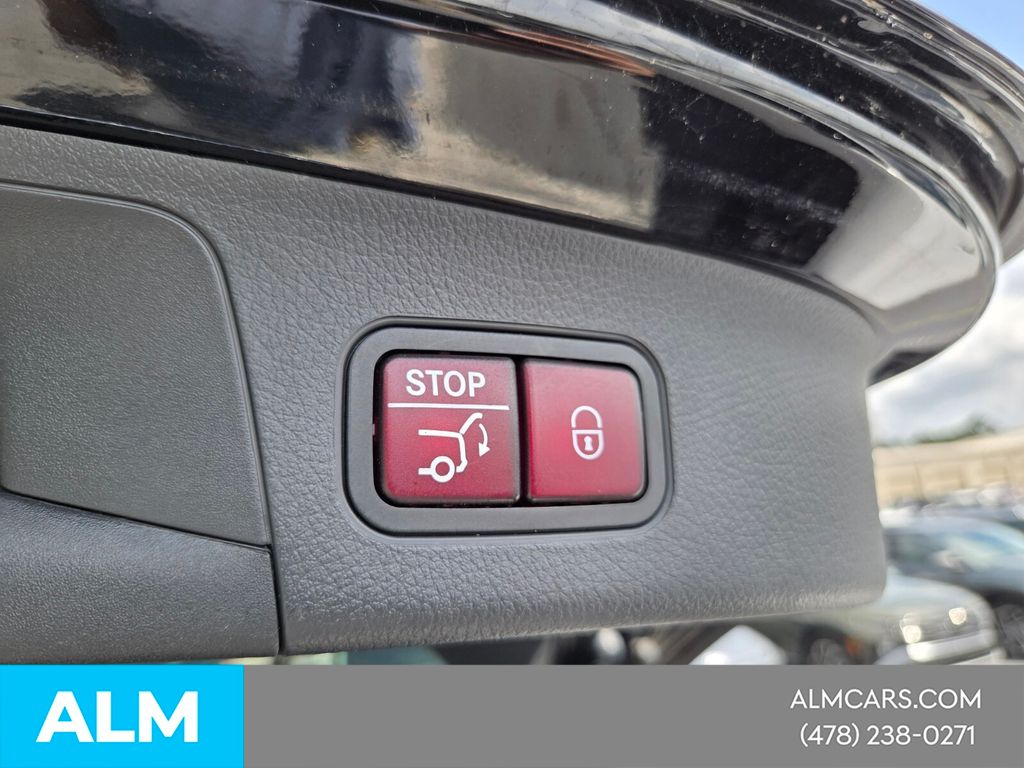 Used 2025 Black Mercedes-Benz GLA 250 image 13