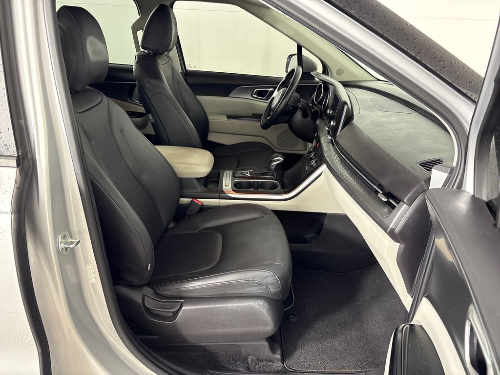 Certified Used 2022 Silver Kia LXS image 6
