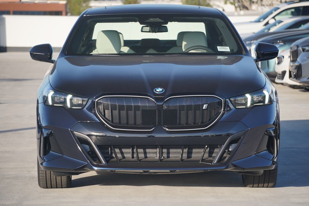 Thumbnail: 2026 BMW i5 - 2