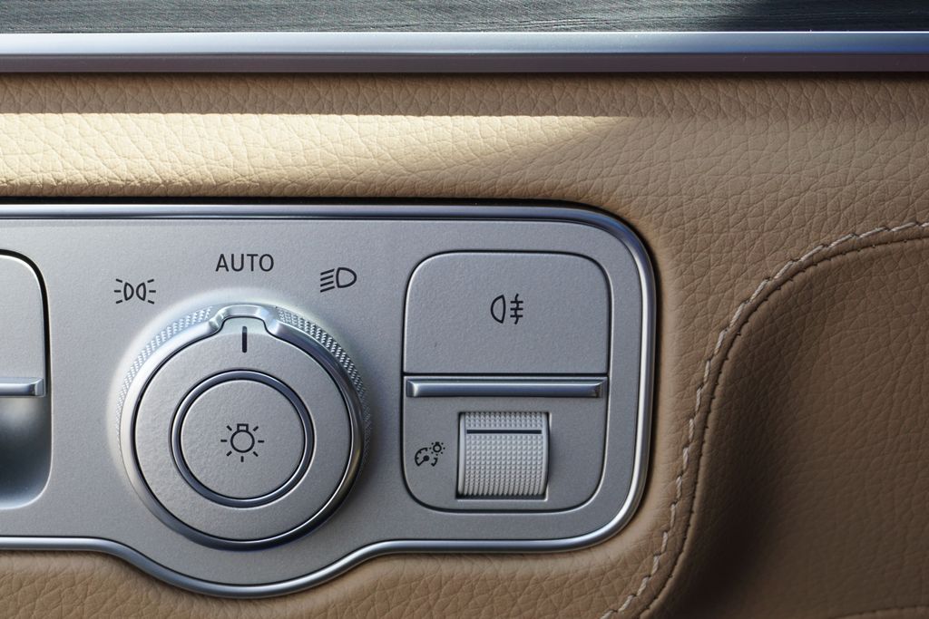 2025 Mercedes-Benz GLS 450 4MATIC 27