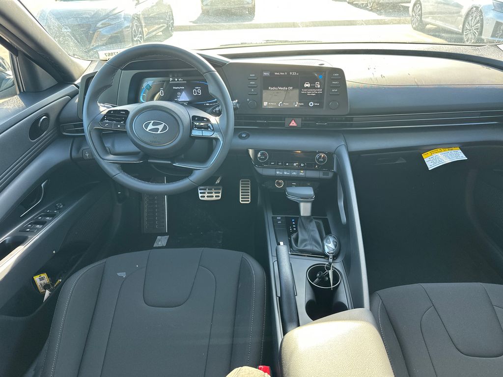 Used 2025 Silver Hyundai SEL Sport image 22