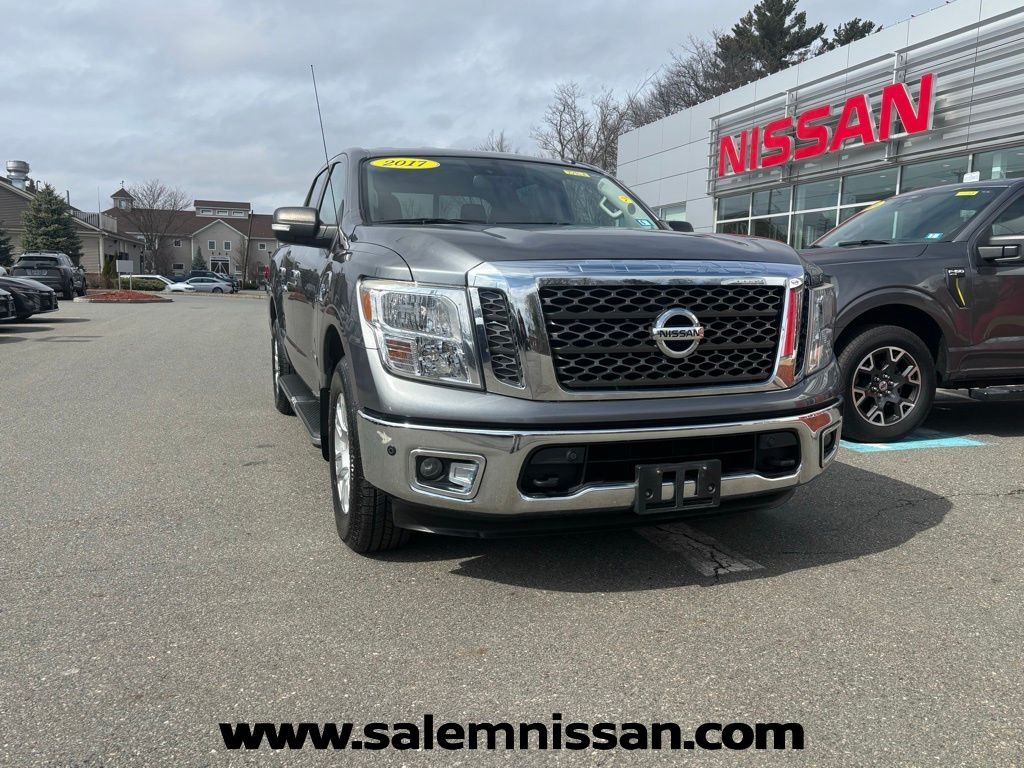 Gray (Gun Metallic) 2017 Nissan Titan SV Crew Cab 4WD Pickup Truck Four-Wheel Drive 7-Speed Automatic