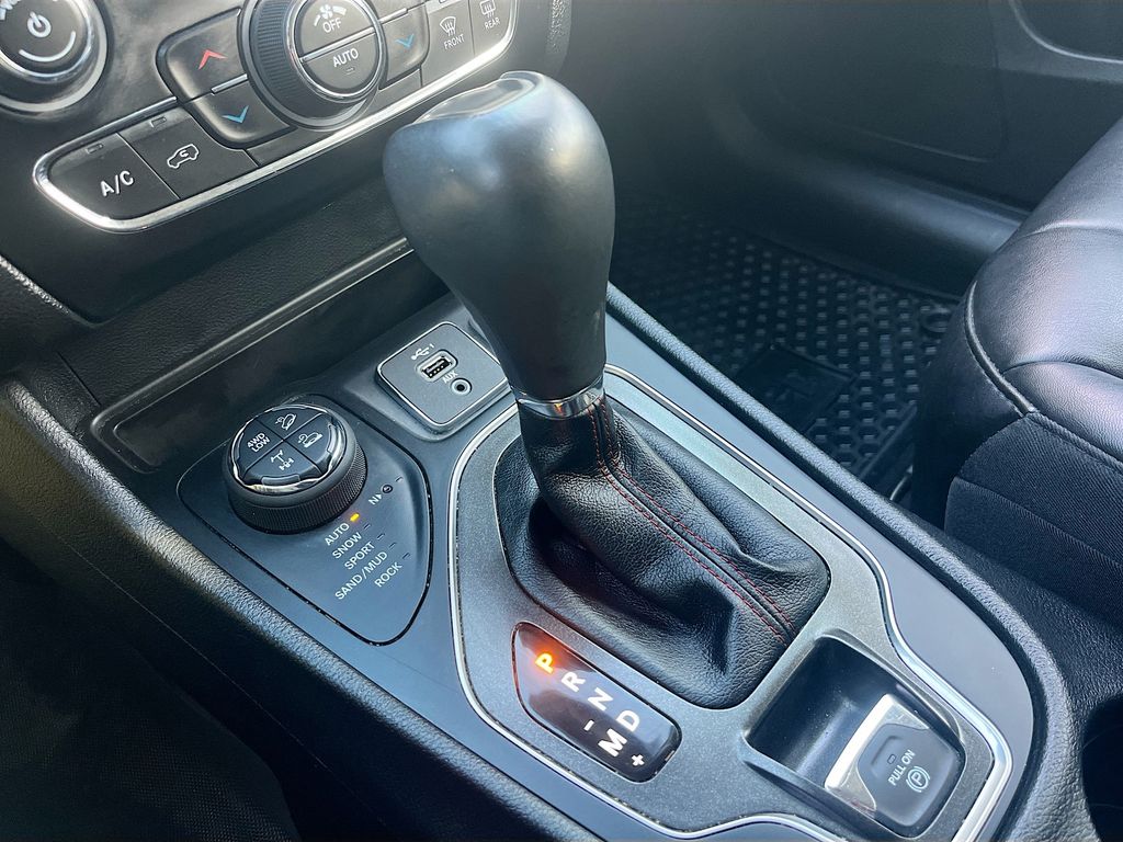 Used 2022 Gray Jeep Trailhawk image 16