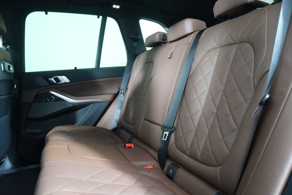 Thumbnail: 2026 BMW X5 - 15