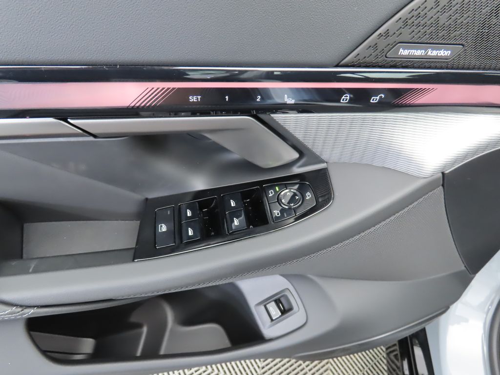 Thumbnail: 2026 BMW i5 - 23