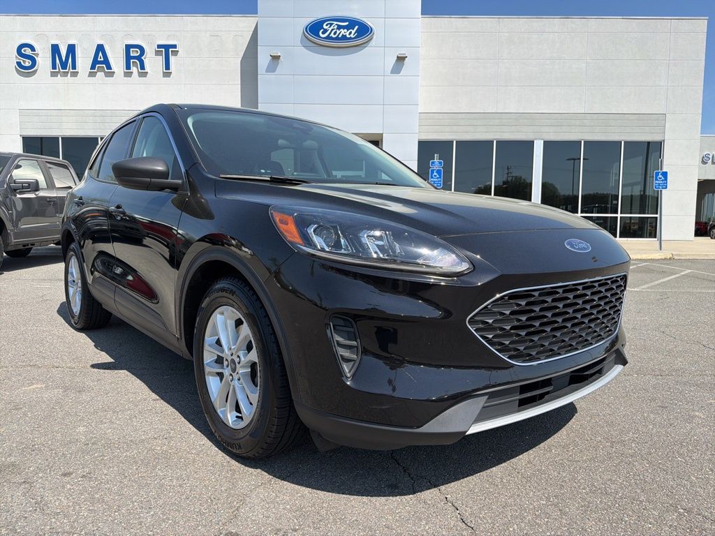 Black Metallic 2022 Ford Escape SE FWD SUV / Crossover Front-Wheel Drive 8-Speed Automatic