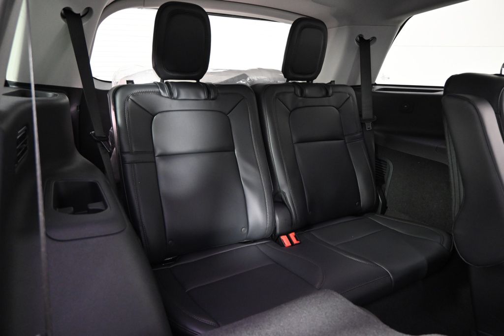 New 2026 Black Lincoln Reserve image 19