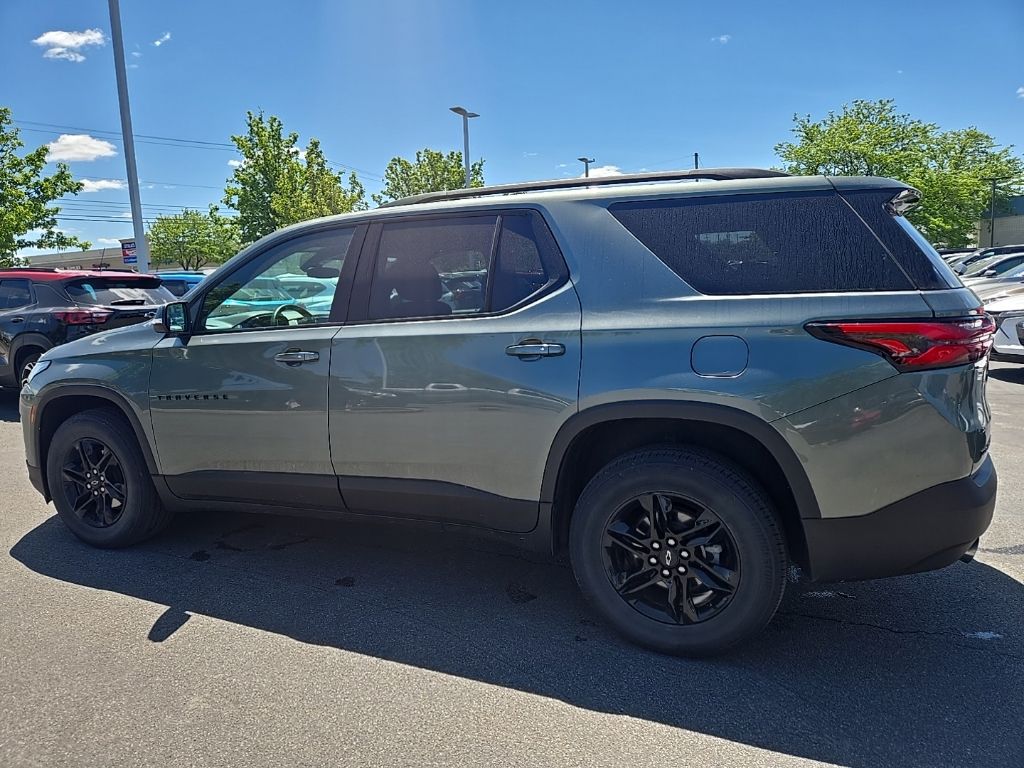Pre-Owned 2023 Chevrolet Traverse LT 4D Sport Utility in #CW26L460