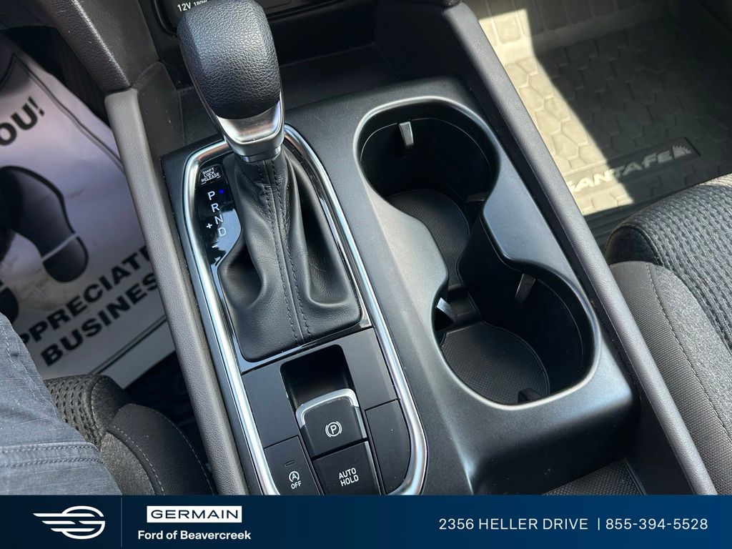 Used 2020 Orange Hyundai SE image 20