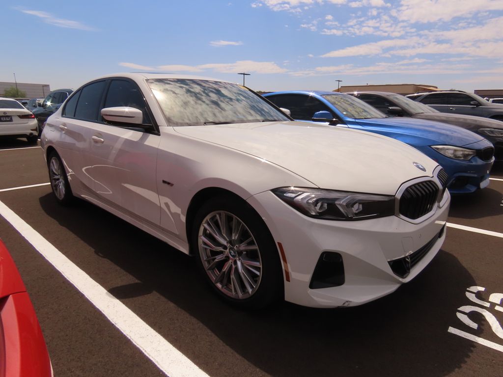 Thumbnail: 2023 BMW 3 Series - 2