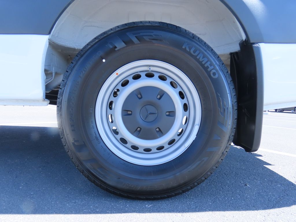 Thumbnail: 2025 Mercedes-Benz Sprinter - 29