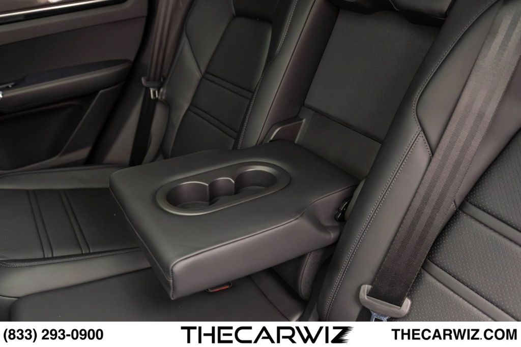 2023 Porsche Cayenne Coup Turbo - Photo 76