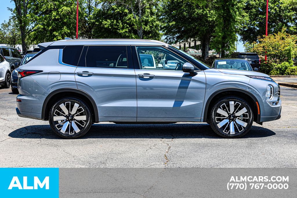 Used 2025 Silver Mitsubishi SEL/MT Certified/7 Seats image 10
