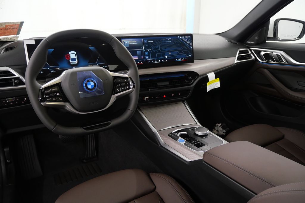 2025 BMW i4 eDrive40 18