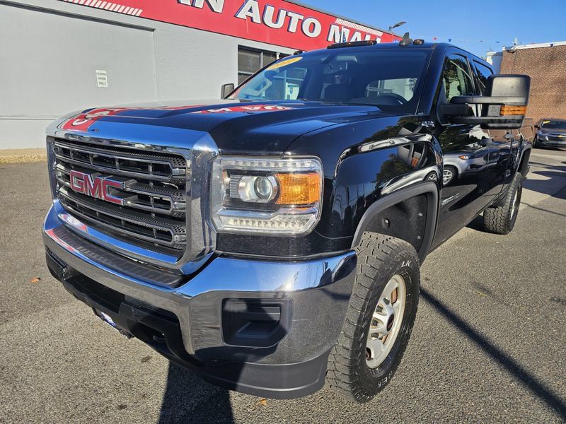 Onyx Black 2017 GMC Sierra 2500HD Pickup Truck Four-Wheel Drive 6-Speed Automatic Overdrive