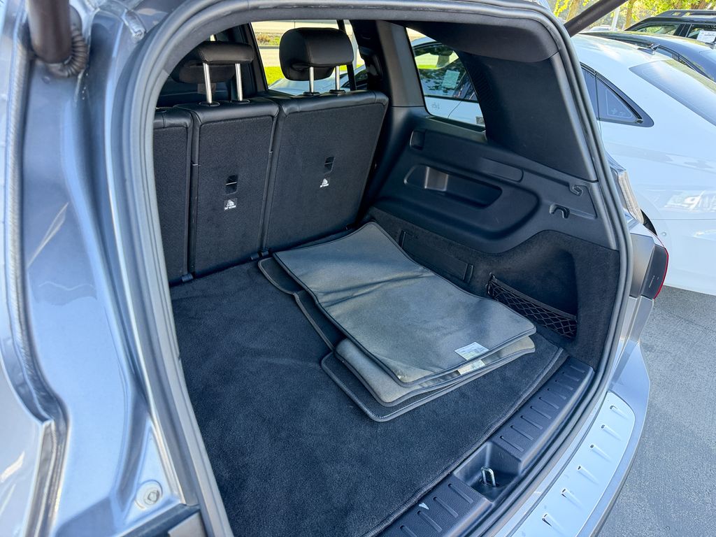 Used 2020  Mercedes-Benz GLB 250 image 28