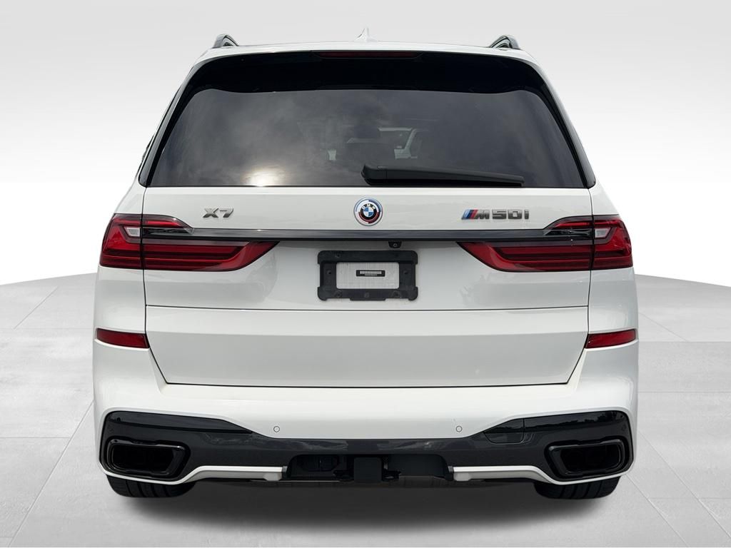 2022 BMW X7 M50i