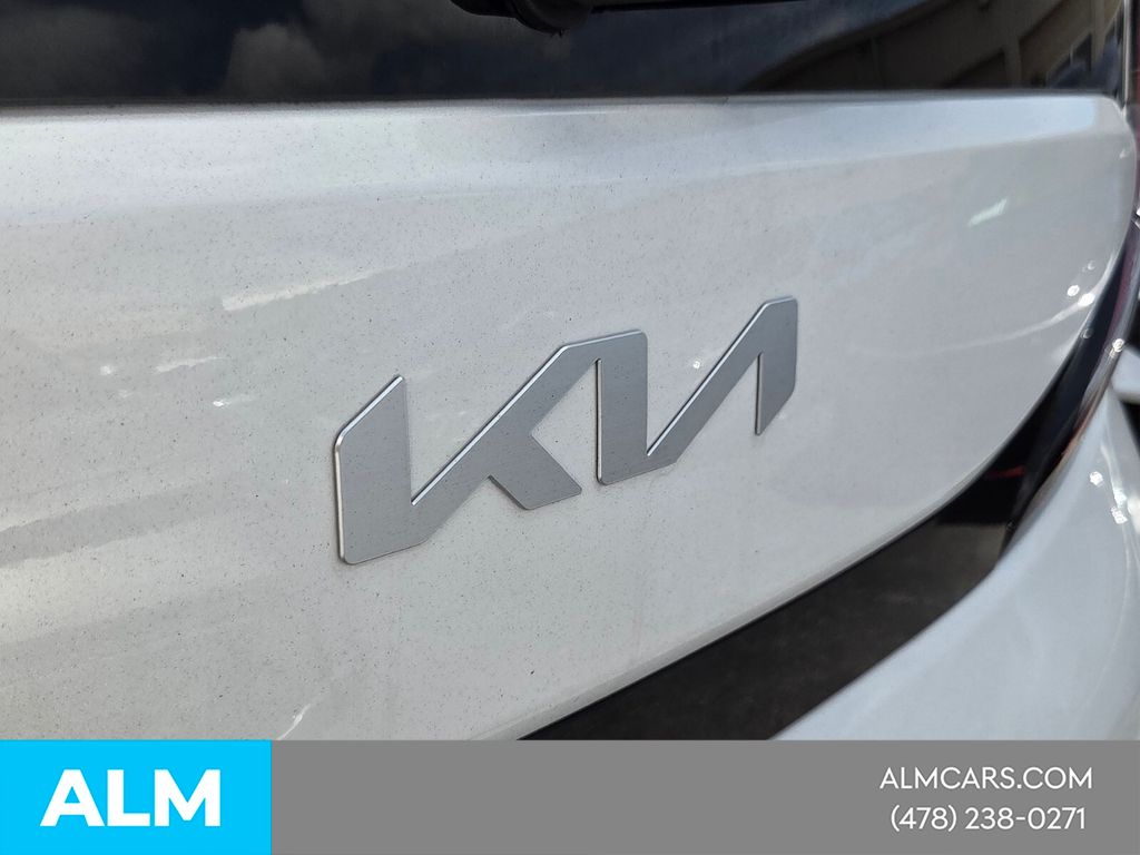 Used 2025 White Kia LX image 28