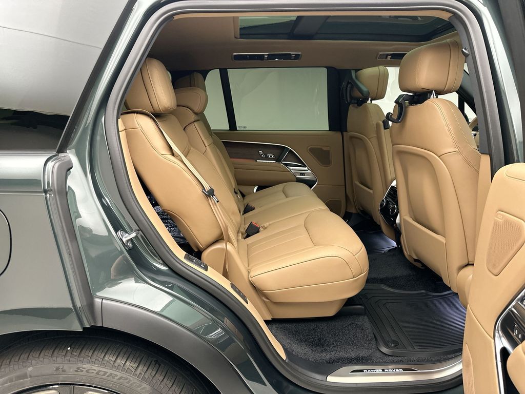 Thumbnail: 2026 Land Rover Range Rover - 15