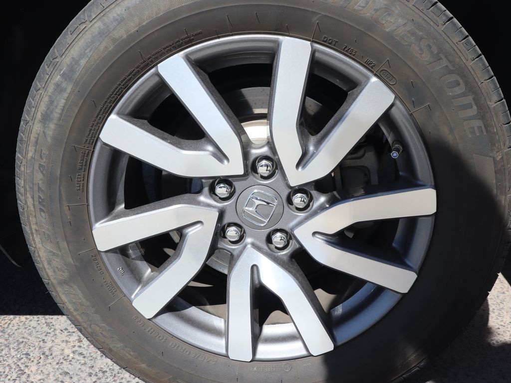 Thumbnail: 2019 Honda Pilot - 17