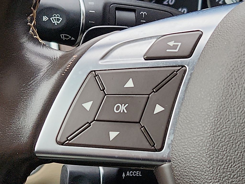 Thumbnail: 2015 Mercedes-Benz M-Class - 23