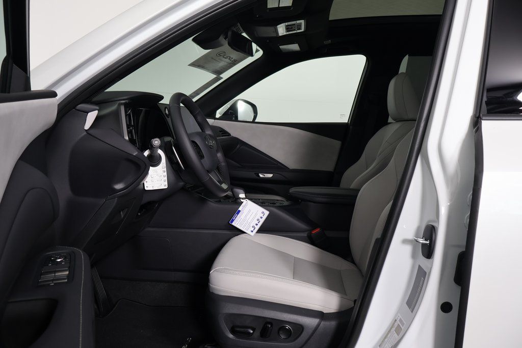 Thumbnail: 2026 Lexus TX - 5