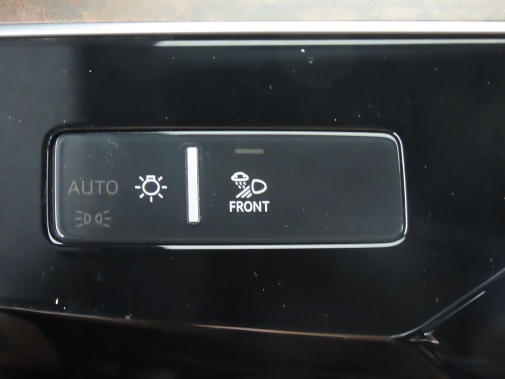 Thumbnail: 2021 Audi e-tron - 19