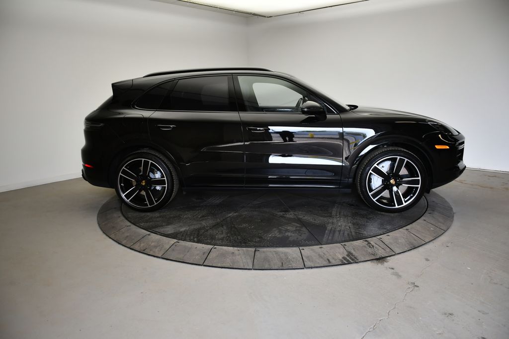 Thumbnail: 2026 Porsche Panamera - 8