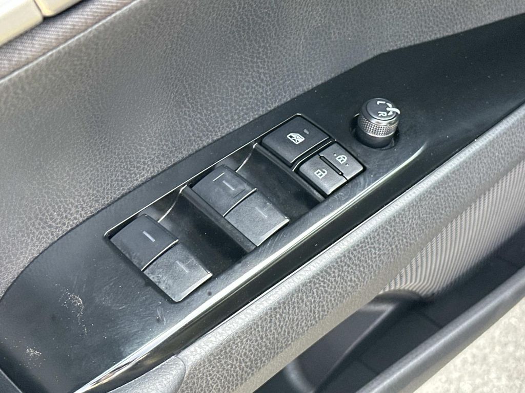 Thumbnail: 2025 Toyota Camry - 28