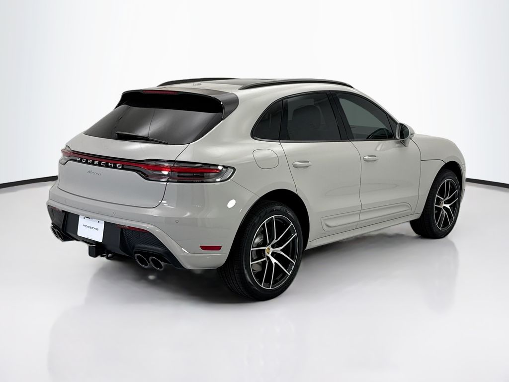 Thumbnail: 2026 Porsche Macan - 7