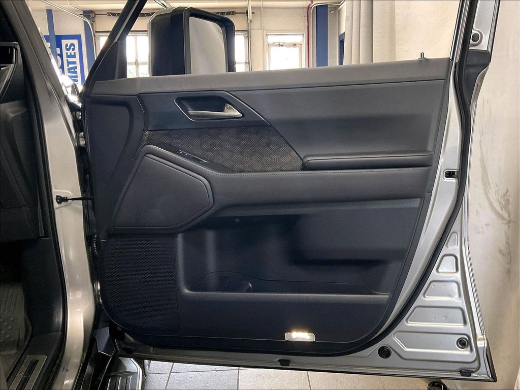 2024 Lexus GX — photo 12