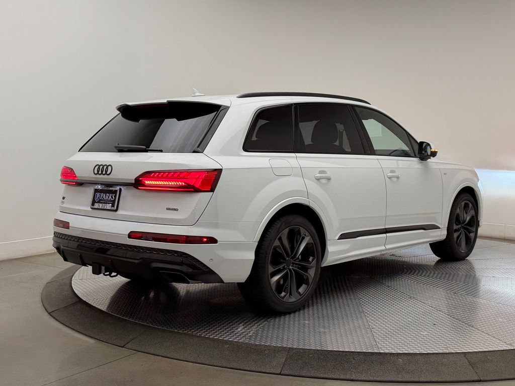 Thumbnail: 2026 Audi Q7 - 7