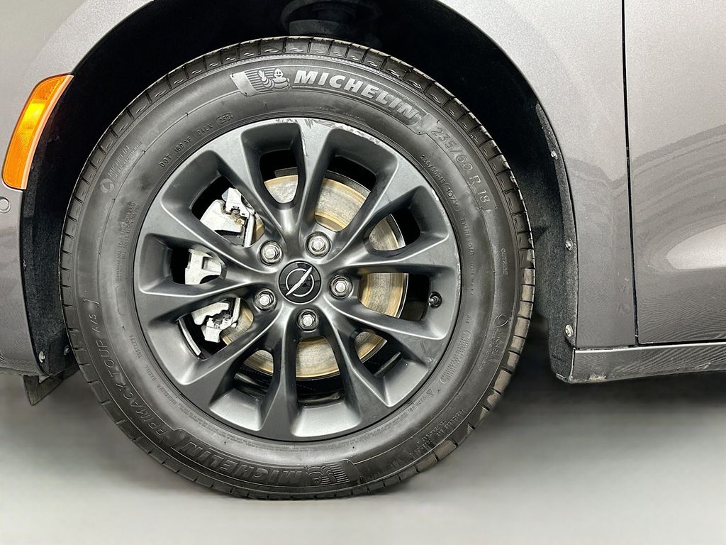2021 Chrysler Pacifica Touring L 31