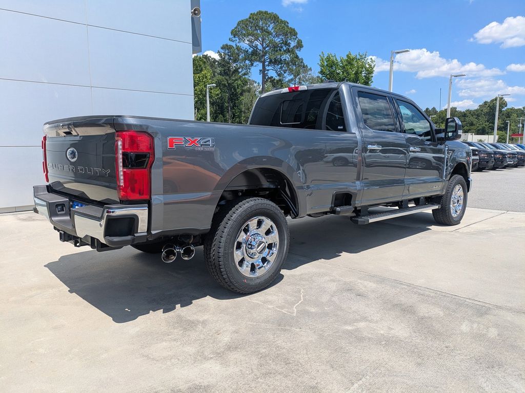 2026 Ford F-350 Super Duty LARIAT