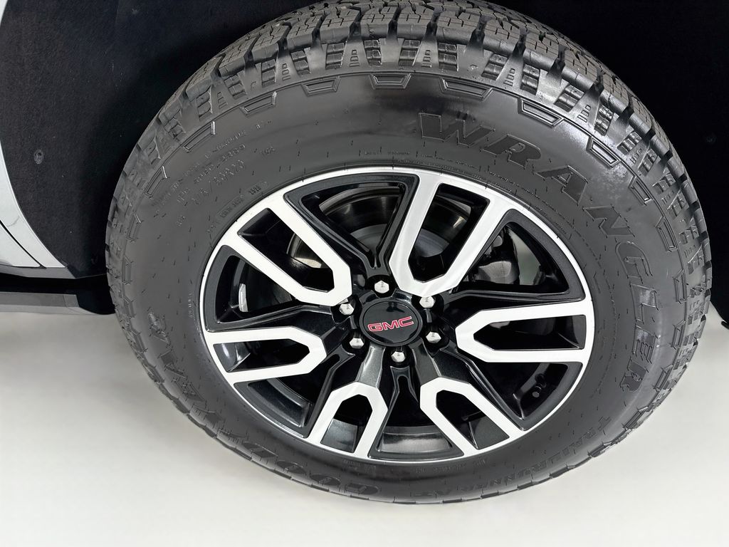 Thumbnail: 2024 GMC Yukon - 31