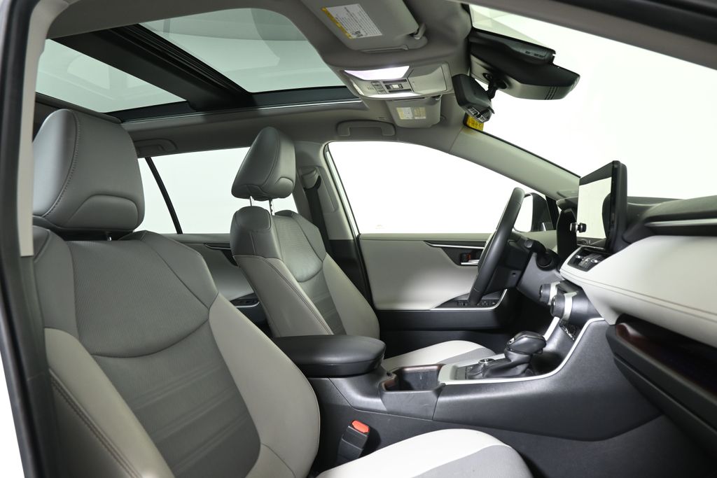 Thumbnail: 2023 Toyota RAV4 - 26