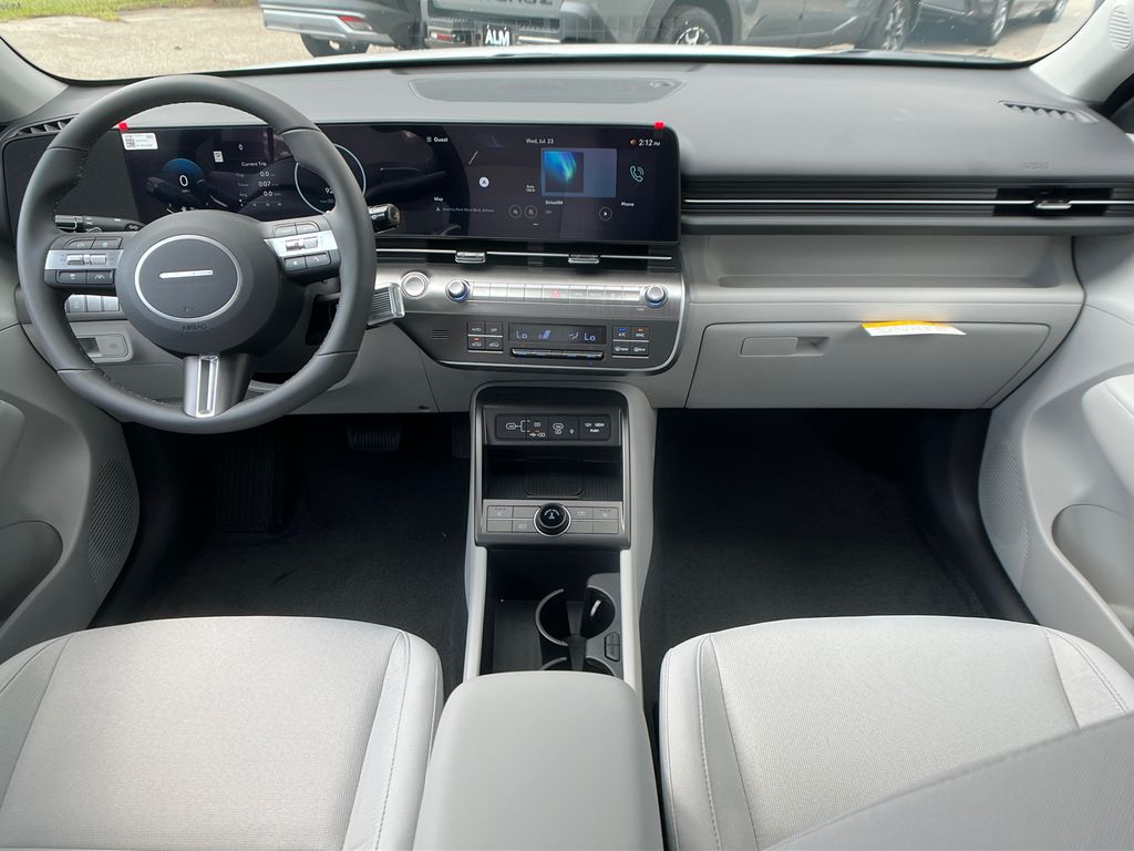 2025 Hyundai Kona SEL photo 18