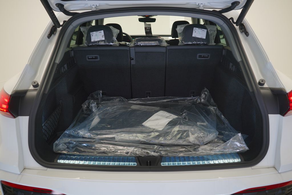 Thumbnail: 2025 Audi Q5 - 11