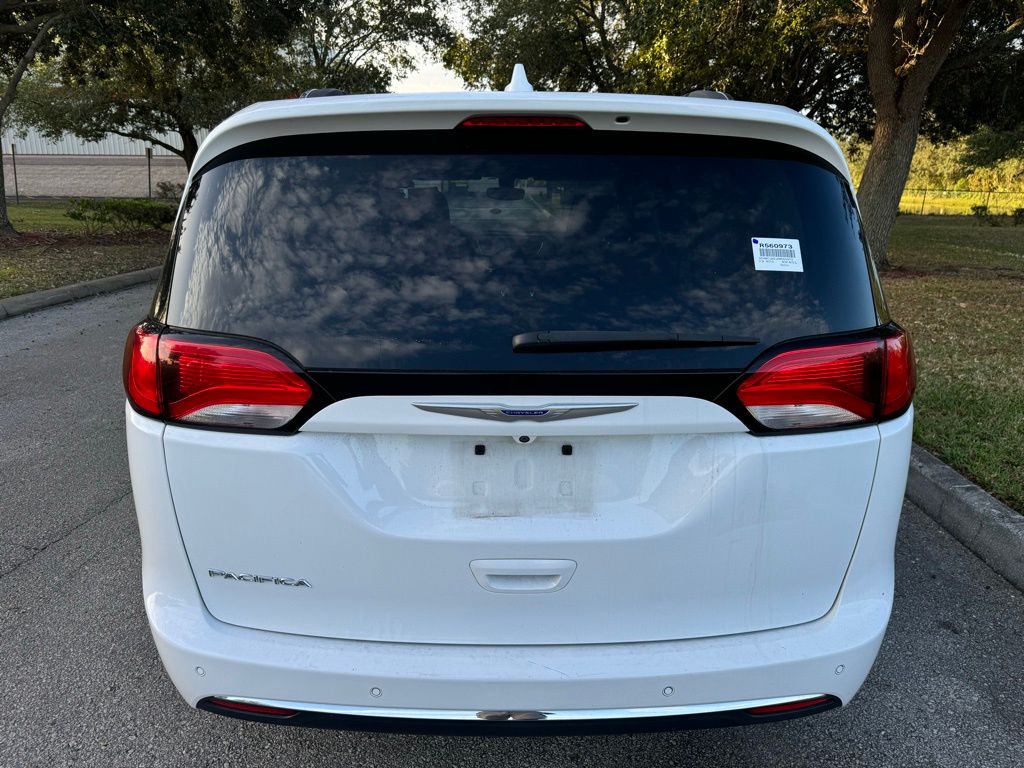 2019 Chrysler Pacifica Touring L 4