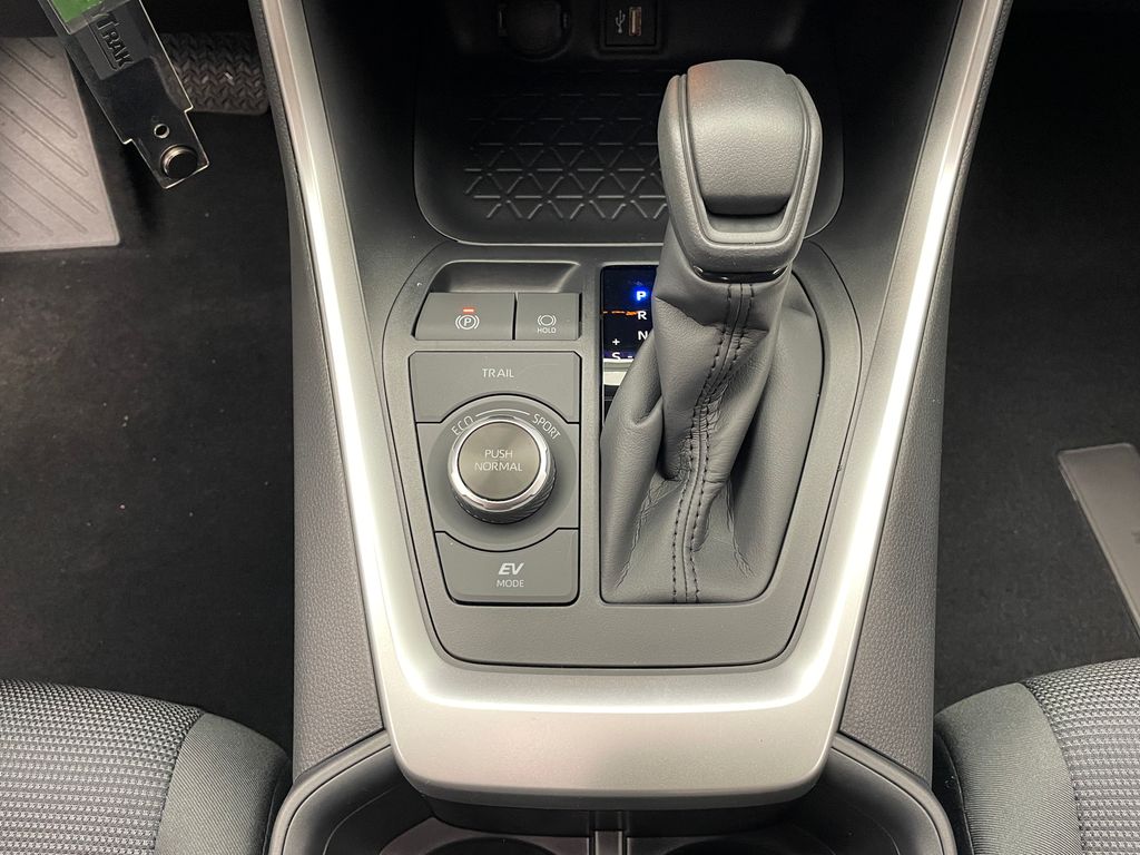 Thumbnail: 2025 Toyota RAV4 - 27