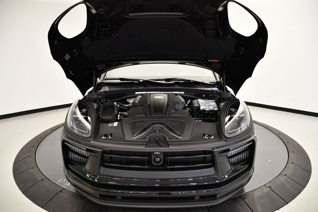 Thumbnail: 2026 Porsche Macan - 13