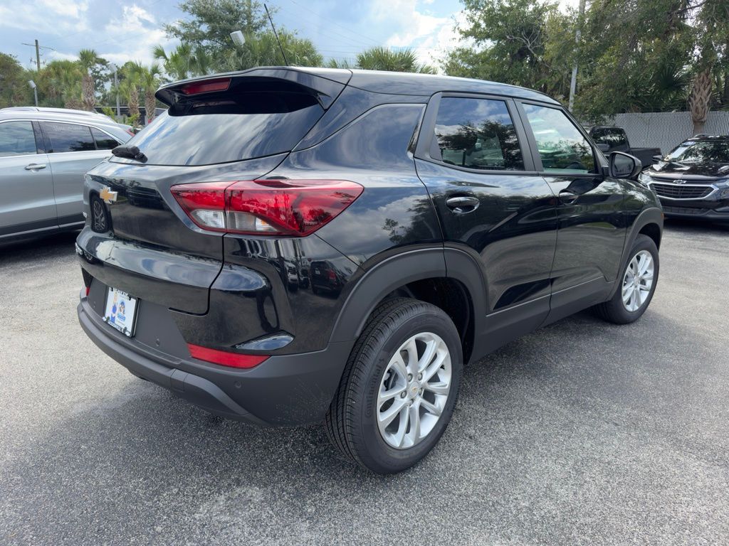 2025 Chevrolet TrailBlazer LS 8