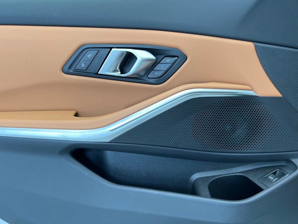 Thumbnail: 2024 BMW 3 Series - 22