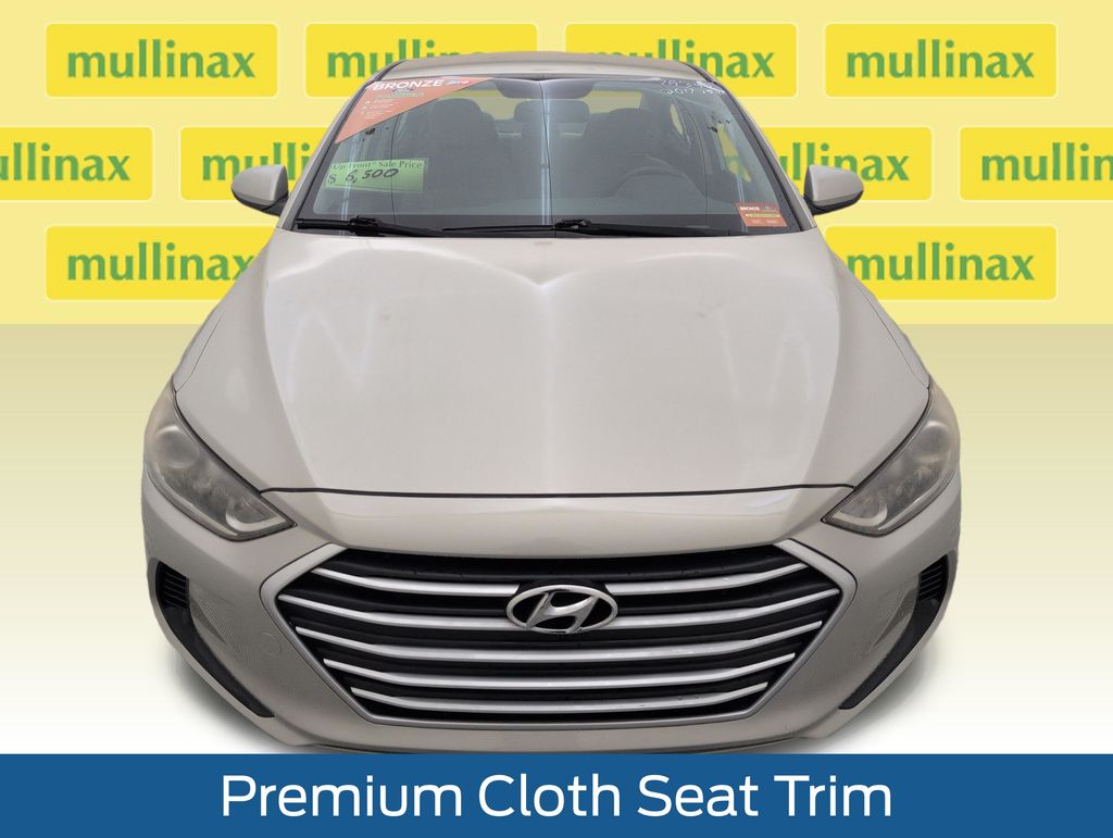 Used 2017 Beige Hyundai SE image 15
