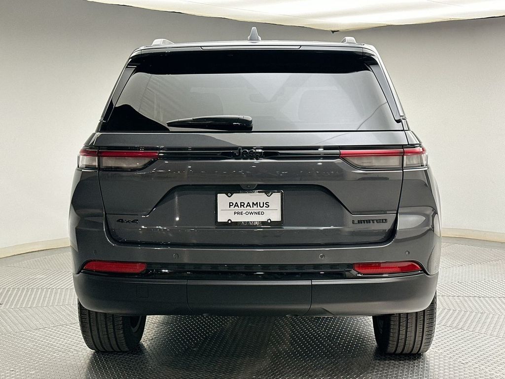 Thumbnail: 2024 Jeep Grand Cherokee - 12