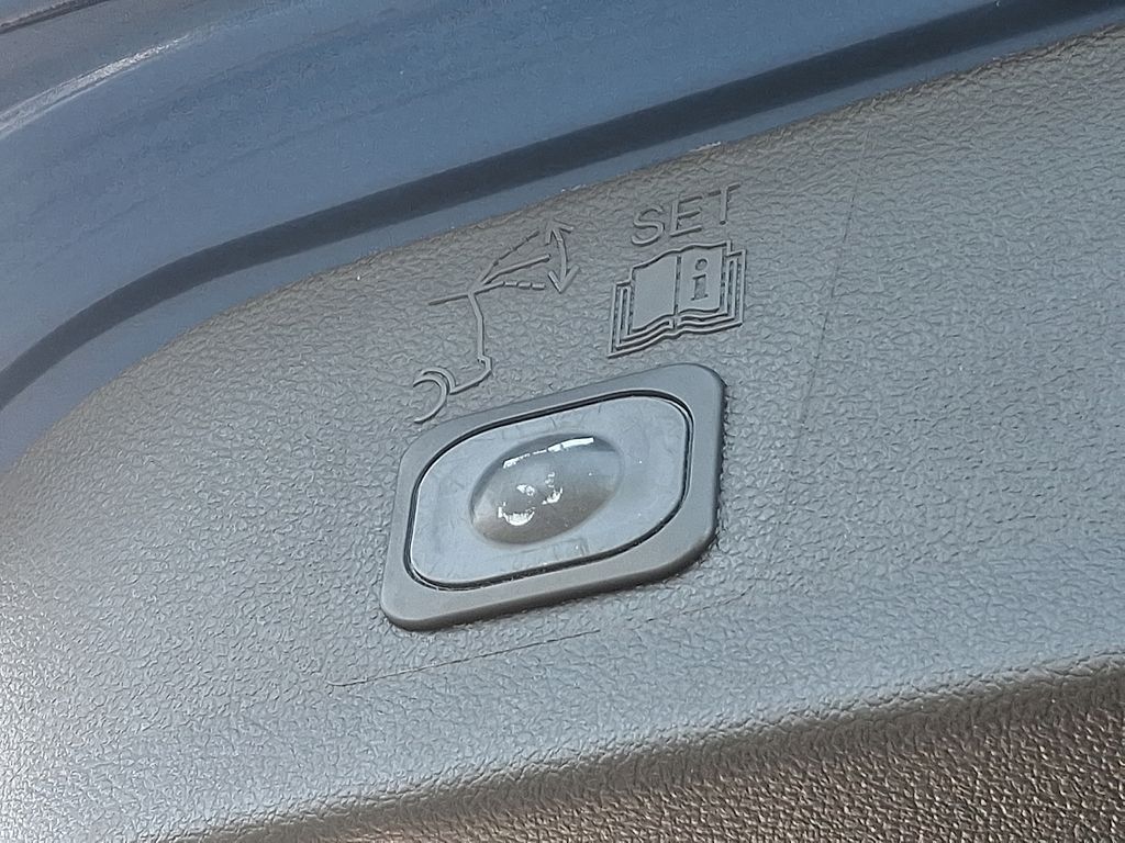 2019 Ford Escape SEL 31